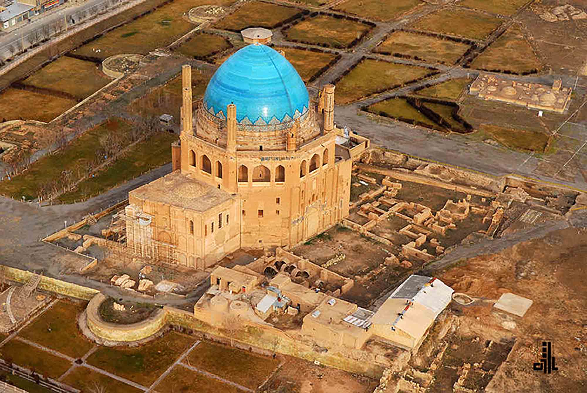 آغاز مرمت تزئینات ایوان جنوبی گنبد سلطانیه