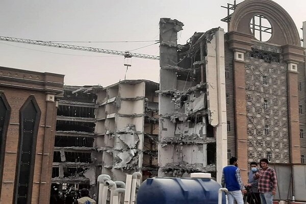 عملیات آواربرداری متروپل آبادان متوقف نمی‌شود