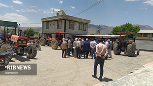 تجمع کشاورزان بخش بیرانشهر مقابل بخشداری