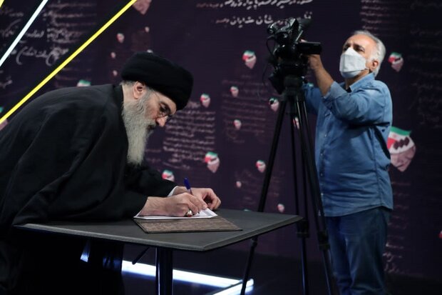 ناگفته‌های زندگی استاد اخلاق در برنامه «دستخط»