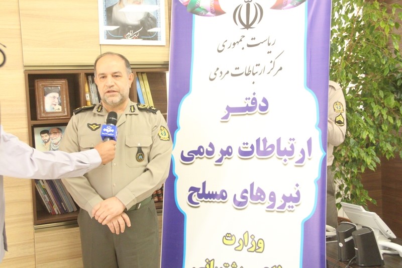 برپایی میزخدمت نیروهای مسلح در چهارمحال و بختیاری