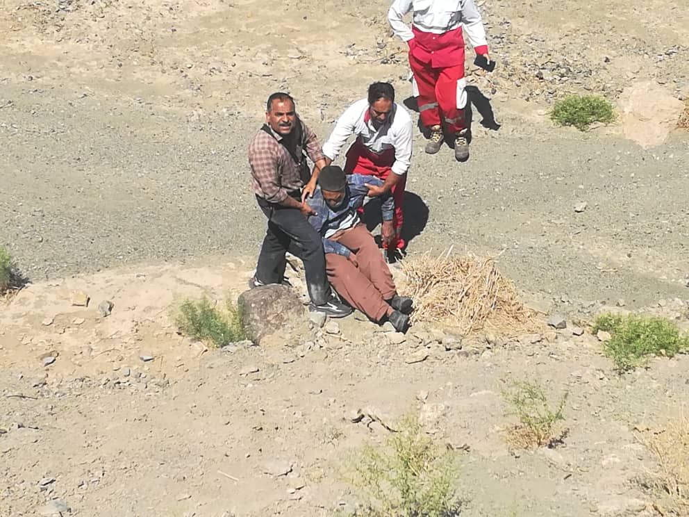 نجات پیرمرد مفقود شده در خوسف