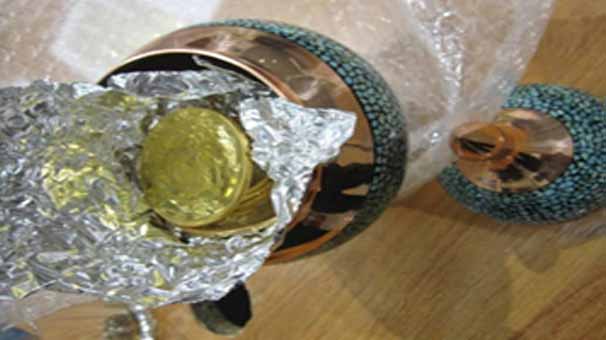 قاچاق طلا با گلدانهای مسی در اصفهان