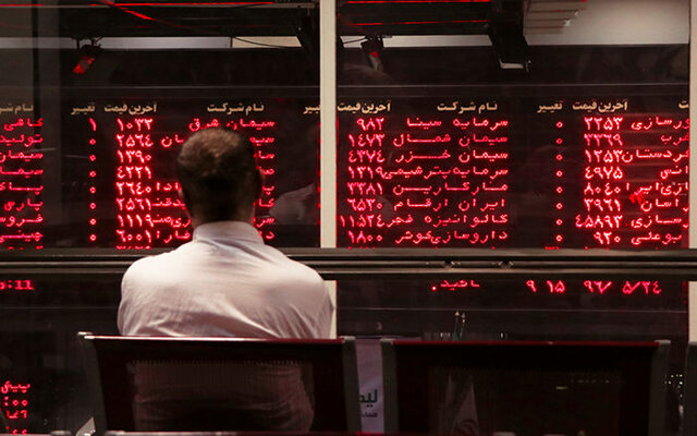 رنگ قرمز همچنان بر تن بورس