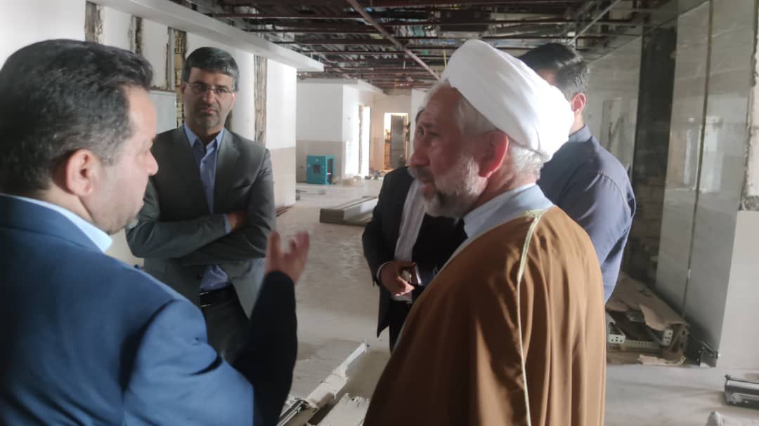 بازرس استان پیگیر تکمیل بیمارستان ۹۶ تخت‌خوابی بافق