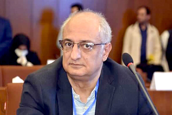 هادی رضایی مدرس بین المللی توسعه مربیان والیبال نشسته شد