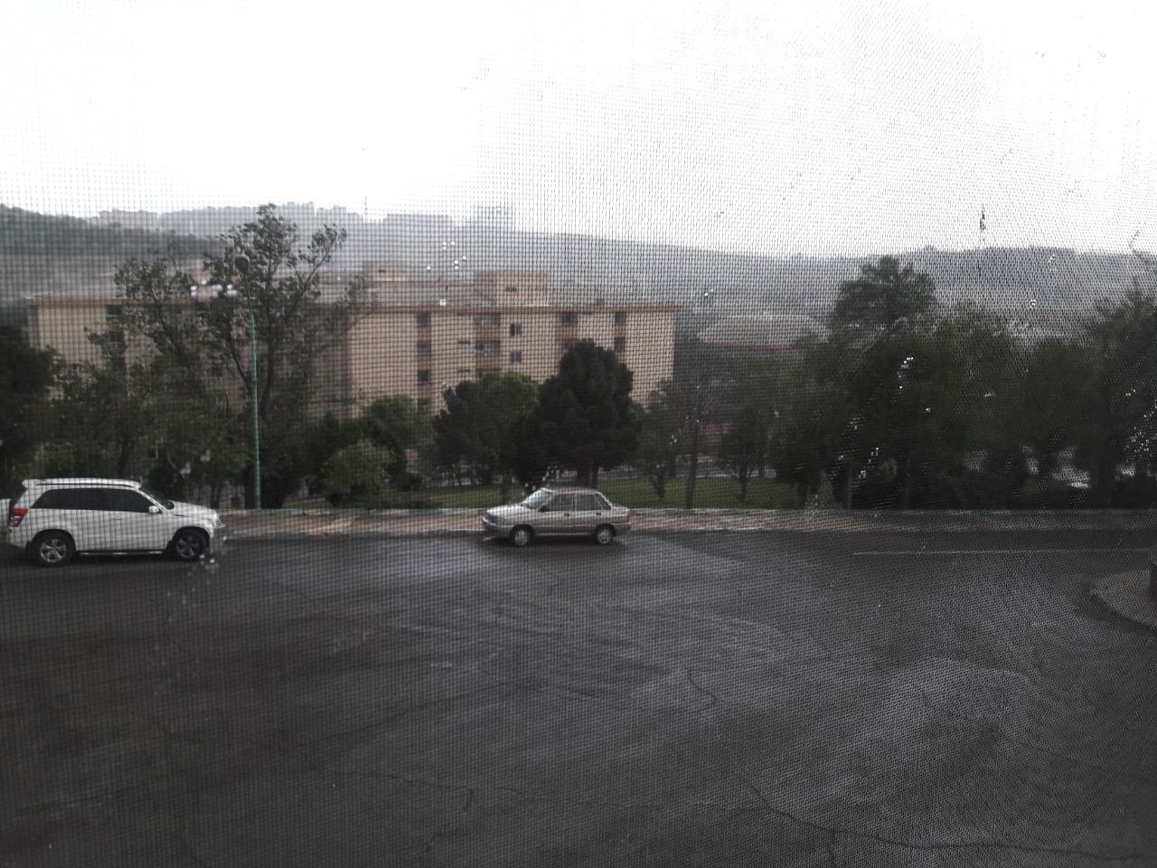 گرد و خاک و رعد و برق در تبریز