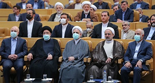 نظام اسلامی به رغم دشمنی ۴۰ ساله پویاتر حرکت می‌کند
