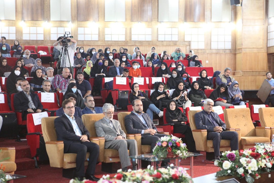 پاسداشت زبان فارسی به مثابه حفظ زیست بوم فرهنگی است