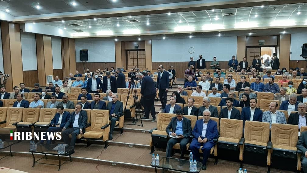 تجلیل از صنعتگران و تولید کنندگان استان قزوین