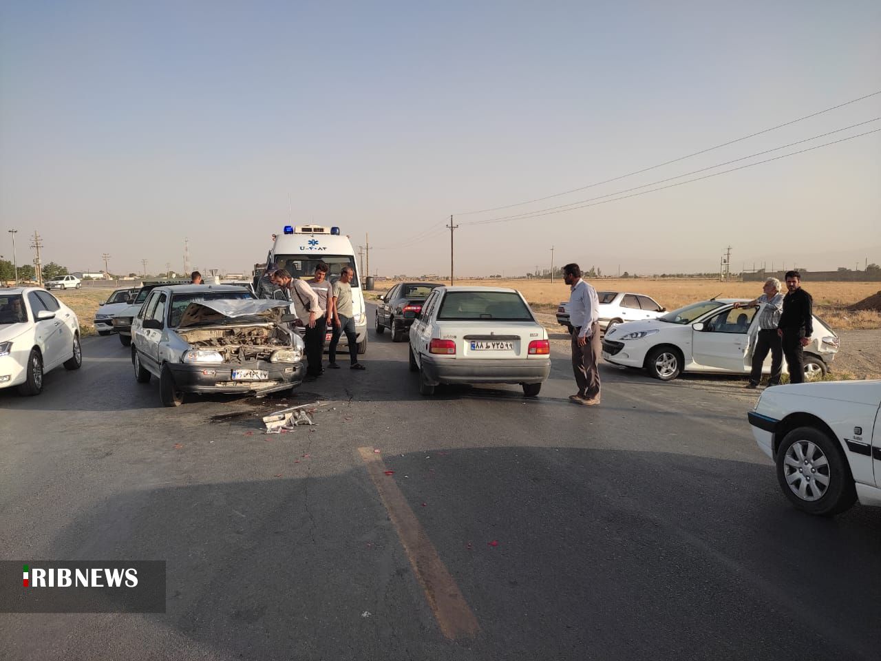 شش مصدوم بر اثر تصادف خودرو پراید و پژو