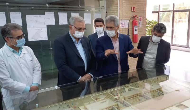 بازدید وزیر بهداشت از 2 شرکت سرم سازی و دارو سازی در مشهد
