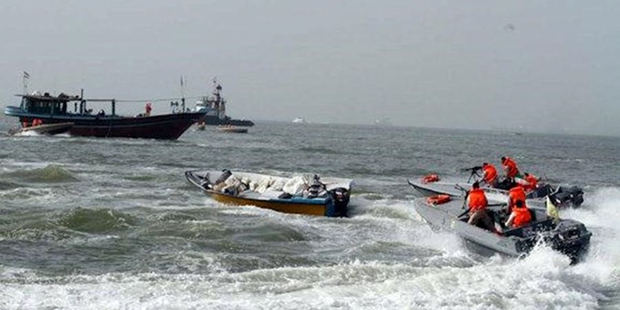 توقیف شناور‌های حامل کالای قاچاق در خلیج فارس