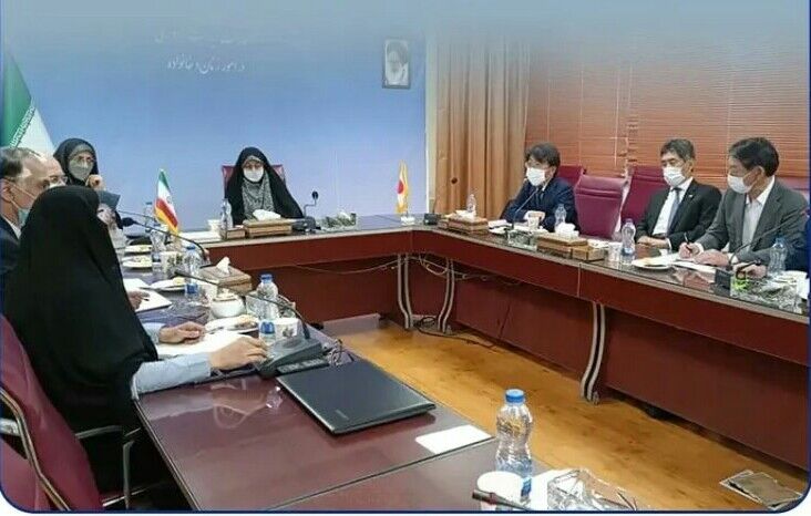 دستاوردهای زنان ایرانی در درمان کرونا ستودنی است