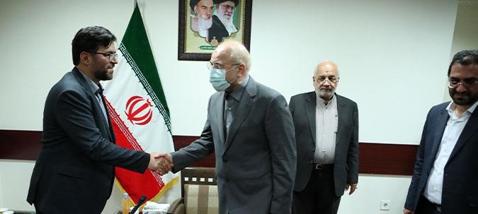 دیدار خانواده شهید کامیاب با رئیس مجلس
