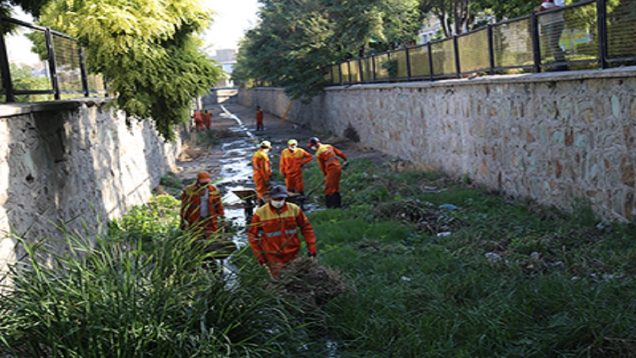 زباله هایی که سیلاب ایجاد می کنند
