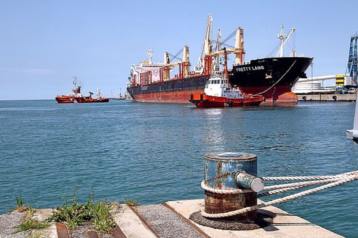 افزایش ۲۳۲ درصدی درآمد گمرک‌های استان بوشهر