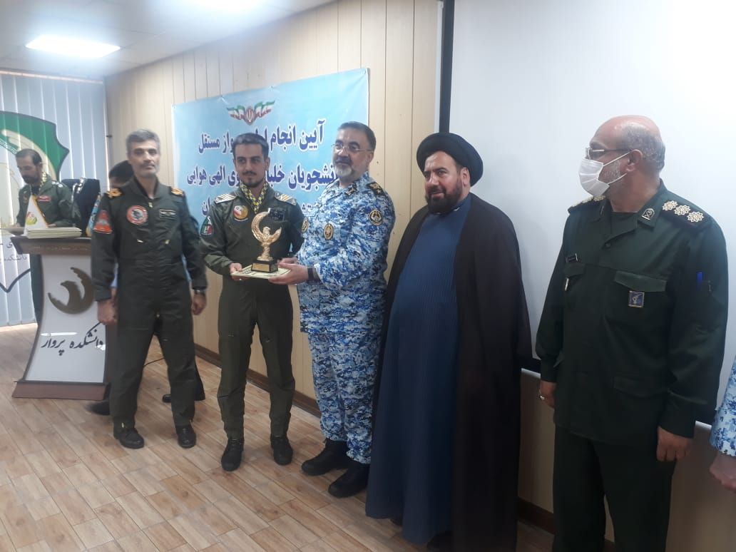 برگزاری آیین نخستین پرواز مستقل دانشجویان خلبانی دانشگاه شهید ستاری