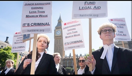 وکلای دادگستری انگلیس اعتصاب می‌کنند