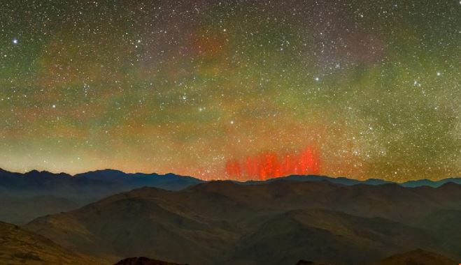 رعد و برق قرمز رنگ ، پدیده نادر آسمانی
