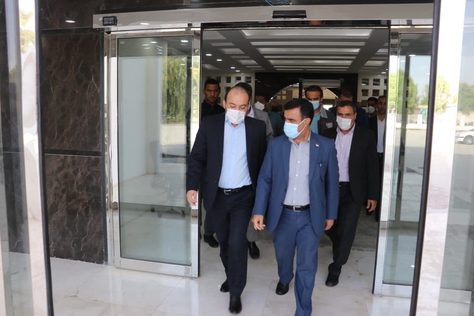 معاون رئیس جمهور وارد بندرعباس شد